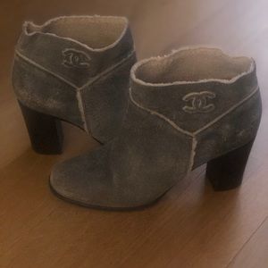 TODAY ONLY ❗️❗️❗️Chanel shearling lined booties